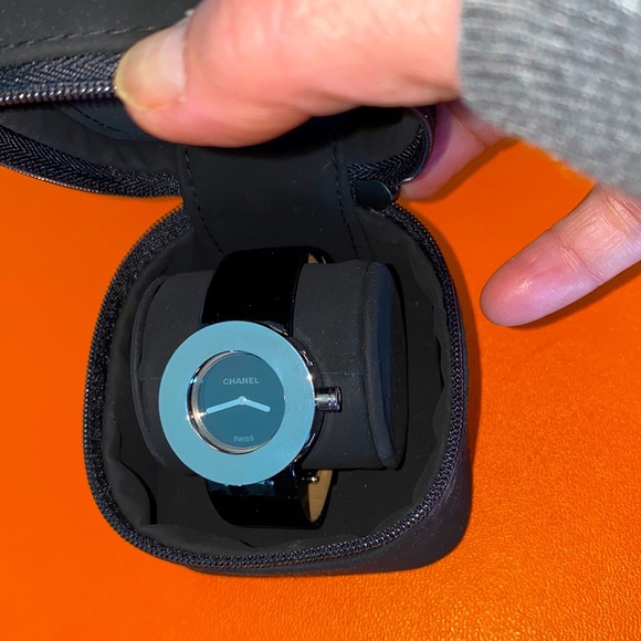 Chanel Watch - Picture 6 of 8